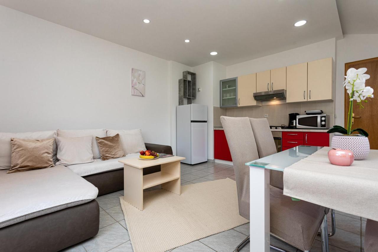 Apartments La Natalli Baška Extérieur photo
